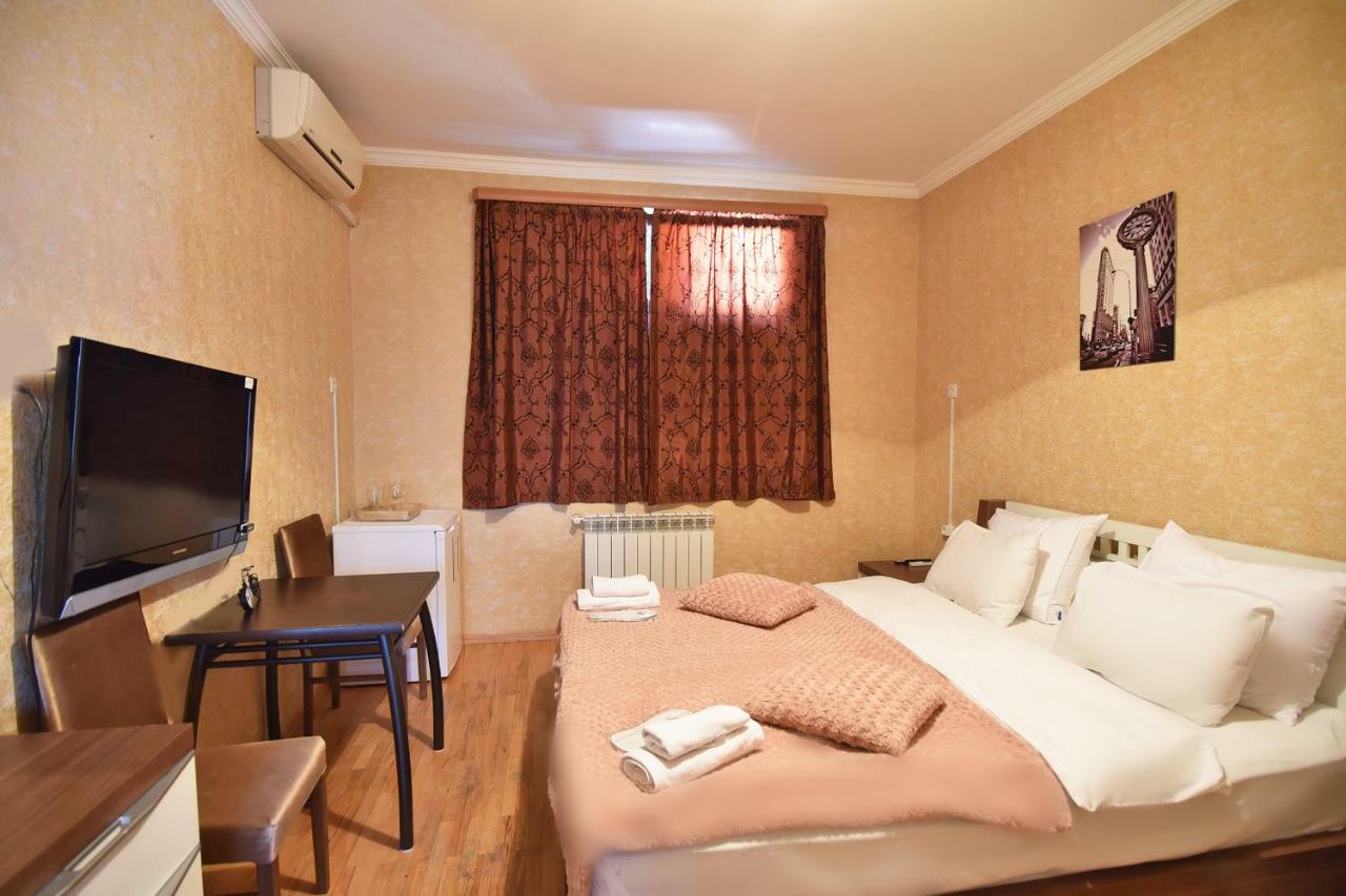 Hirmas Hotel Тбилиси Екстериор снимка